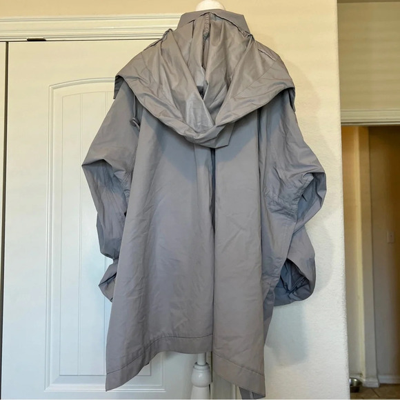 Fabletics GIANA Jacket Light haze Grey Weather Resistant Womens Small S Small - Picture 6 of 10